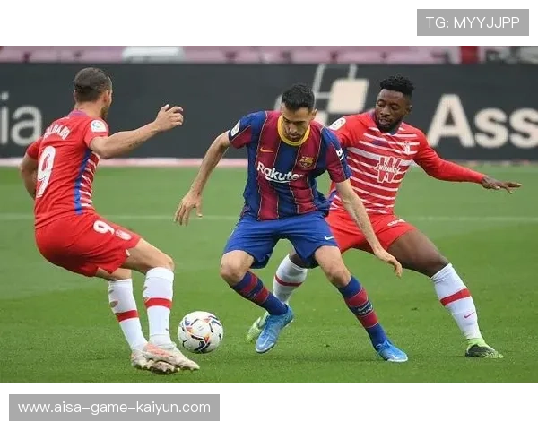 巴萨前场连续二过一控制比赛主动权